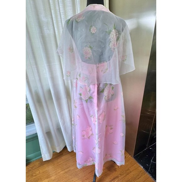 Vintage 1970s dress, pastel pink floral, capelet & train, sleeveless, open back - Picture 6 of 10